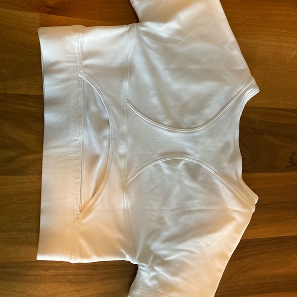 NWT Reebok short sleeve bralette with back detail - Picture 4 of 6